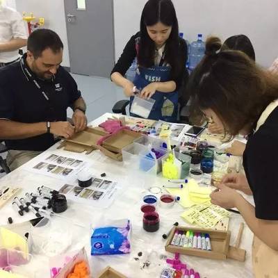 多彩未來，卡特彼勒與你共同繪制——探索企業社會責任中的教育投資新藍圖